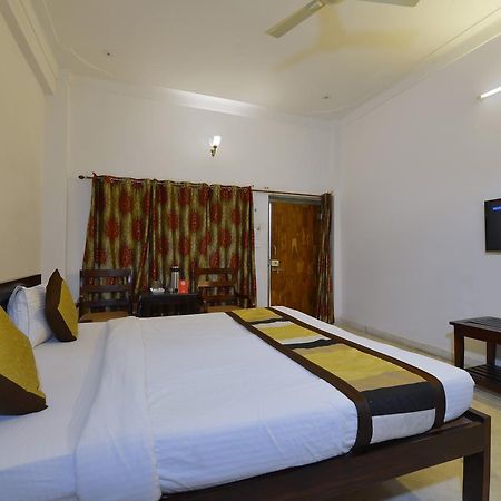 Oyo 1159 Hotel Chandra Prakash 烏代浦 外观 照片