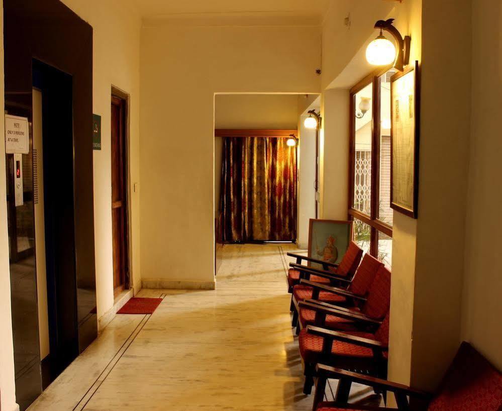 Oyo 1159 Hotel Chandra Prakash 烏代浦 外观 照片