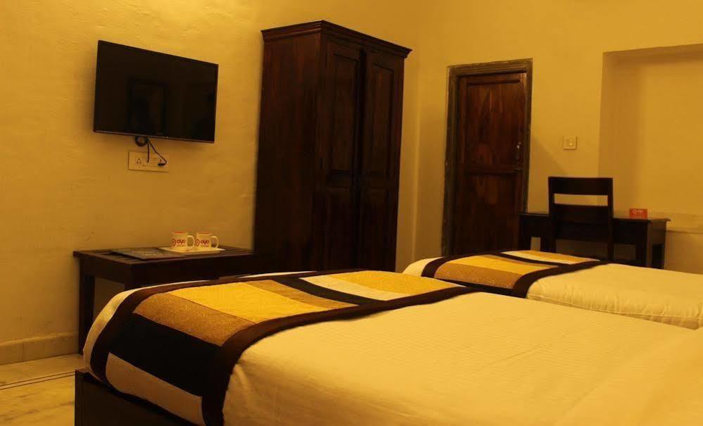 Oyo 1159 Hotel Chandra Prakash 烏代浦 外观 照片