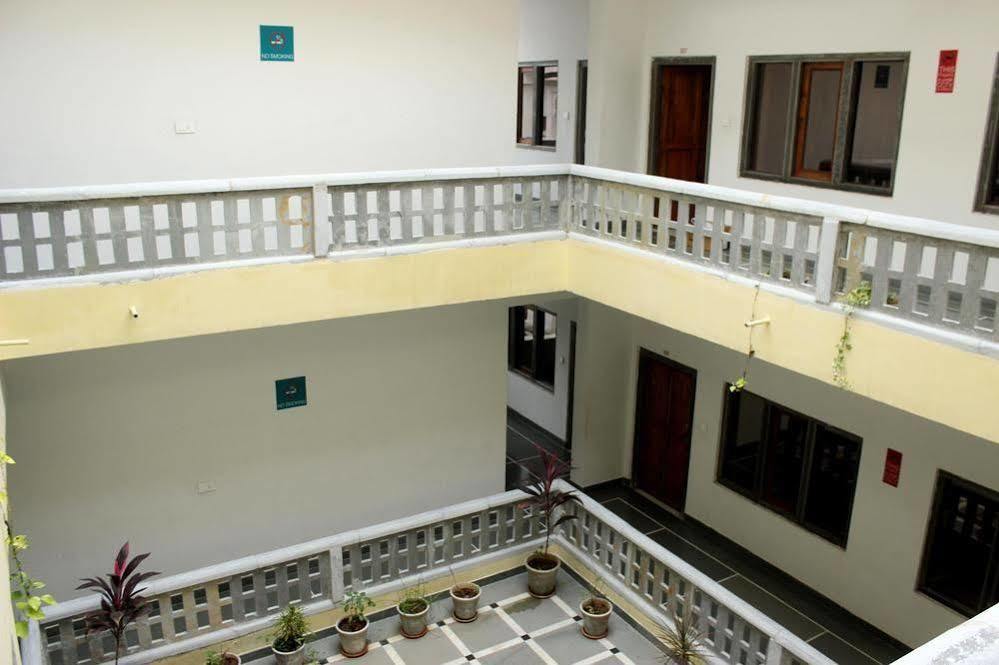 Oyo 1159 Hotel Chandra Prakash 烏代浦 外观 照片