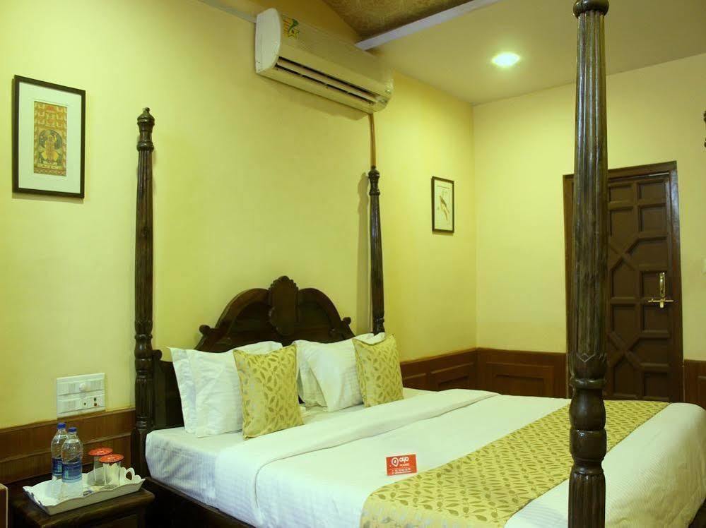 Oyo 1159 Hotel Chandra Prakash 烏代浦 外观 照片