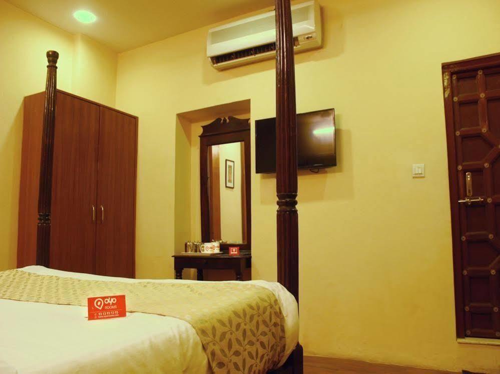 Oyo 1159 Hotel Chandra Prakash 烏代浦 外观 照片