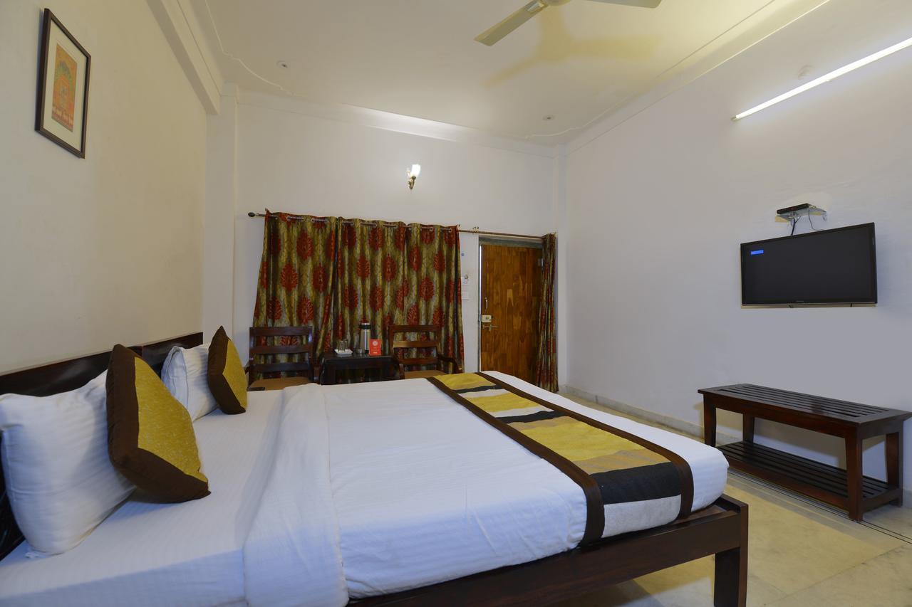 Oyo 1159 Hotel Chandra Prakash 烏代浦 外观 照片