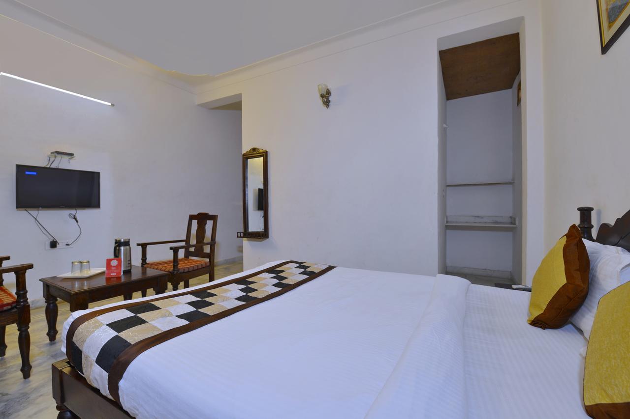 Oyo 1159 Hotel Chandra Prakash 烏代浦 外观 照片
