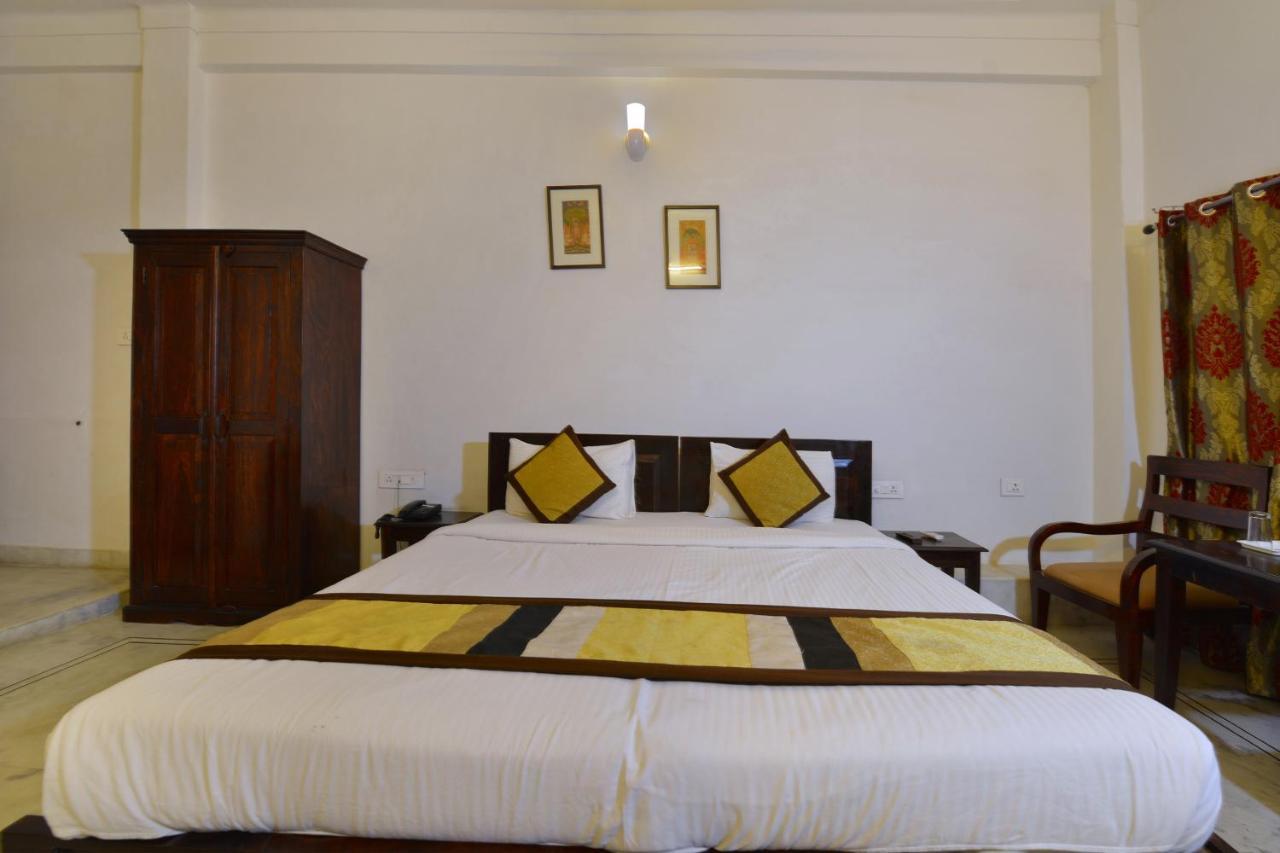 Oyo 1159 Hotel Chandra Prakash 烏代浦 外观 照片