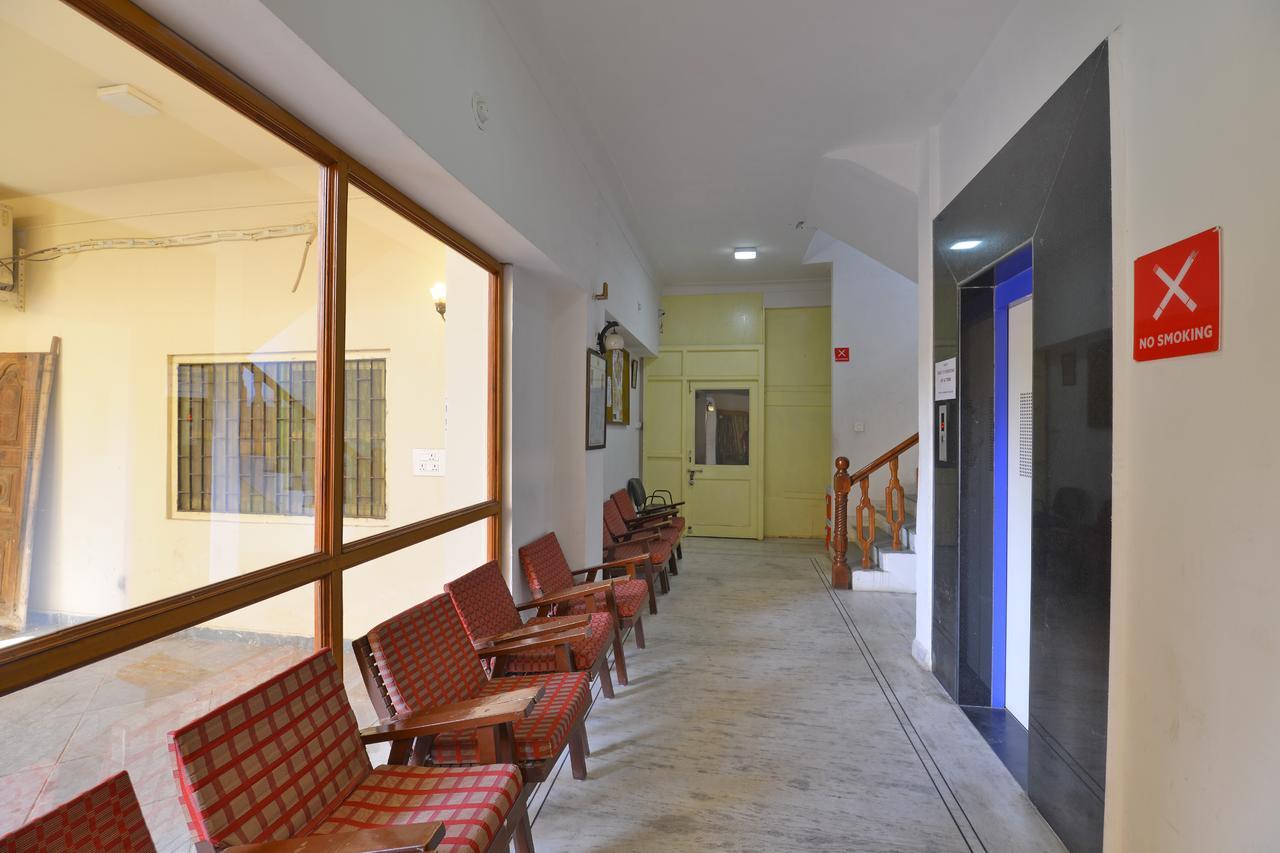 Oyo 1159 Hotel Chandra Prakash 烏代浦 外观 照片