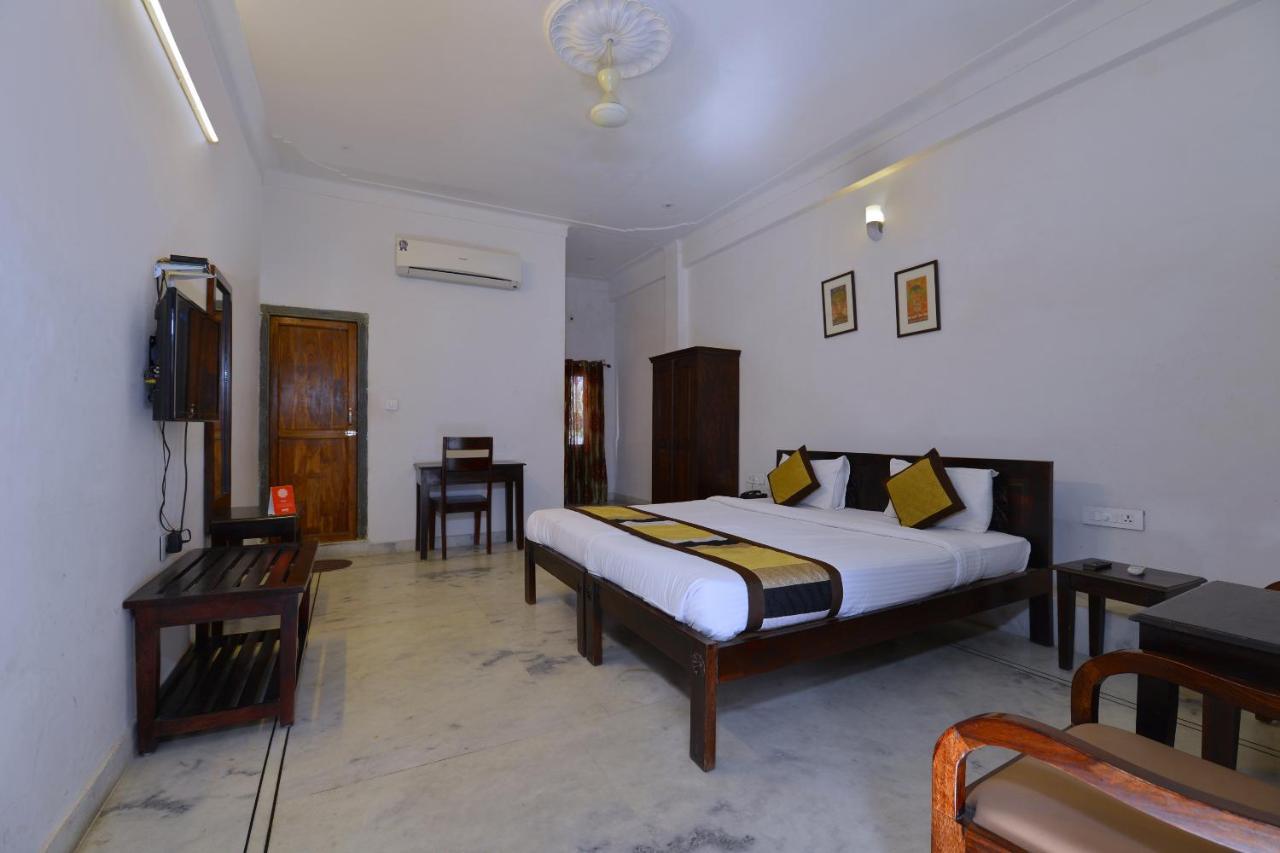 Oyo 1159 Hotel Chandra Prakash 烏代浦 外观 照片