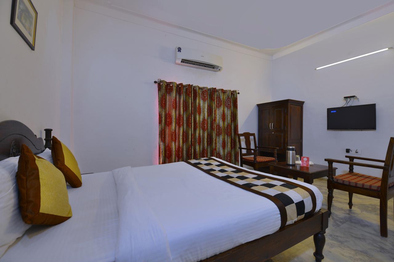 Oyo 1159 Hotel Chandra Prakash 烏代浦 外观 照片